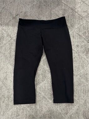 Lululemon Black Wunder Under Crop Leggings 12